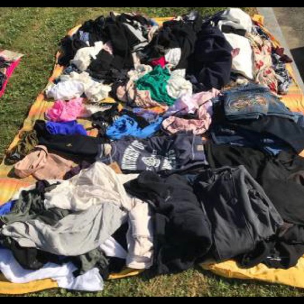 Lot of woman’s mix of size XS and S - 2-4